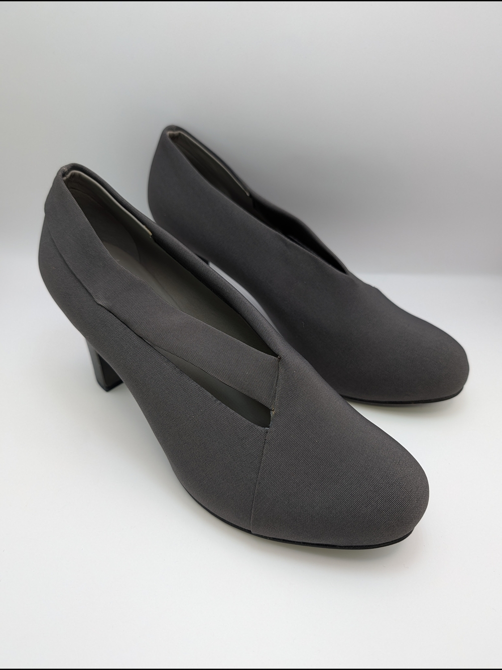 Eileen Fisher Peek Stretch Pumps Gray Kitten Heels